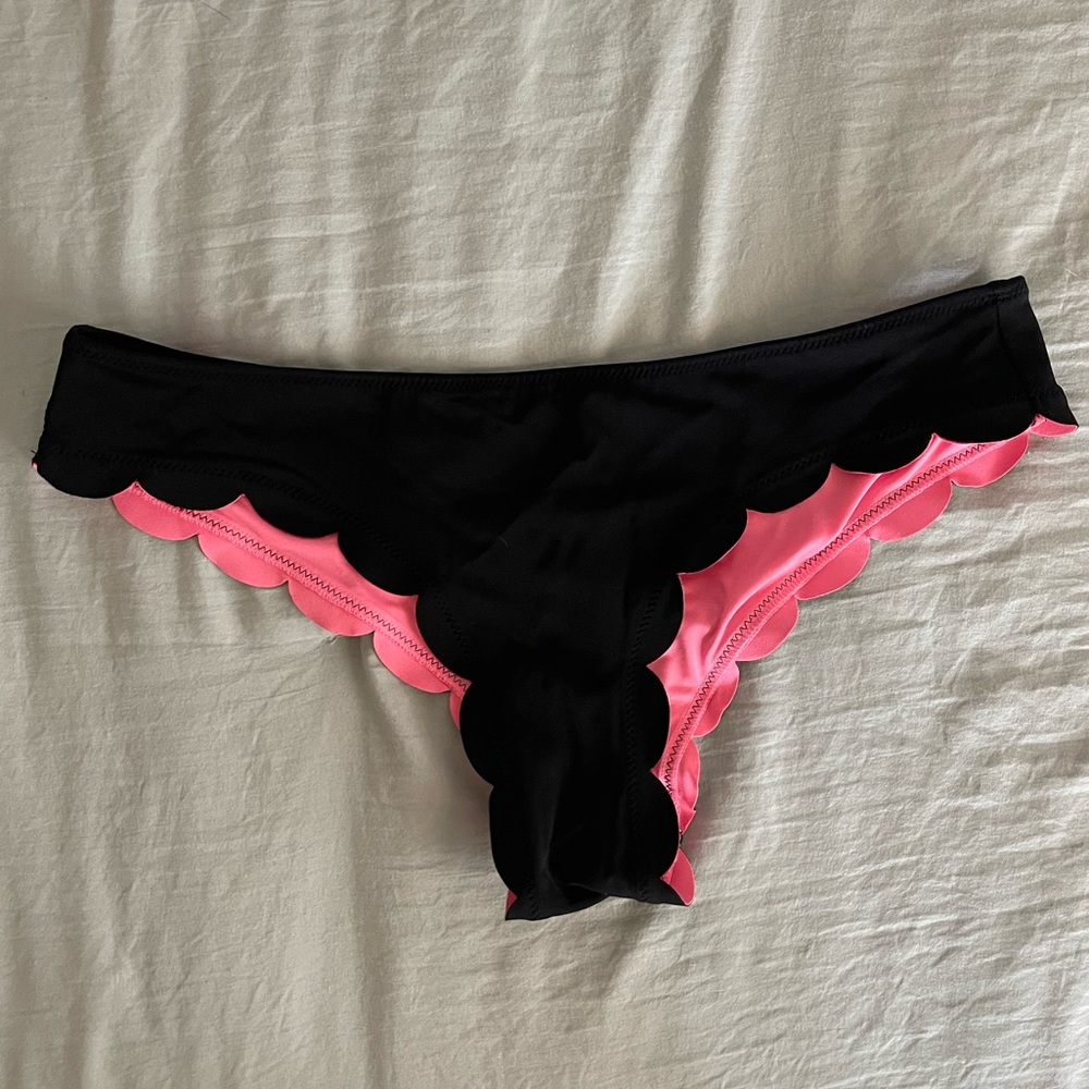 VS PINK scalloped edge black bikini bottom